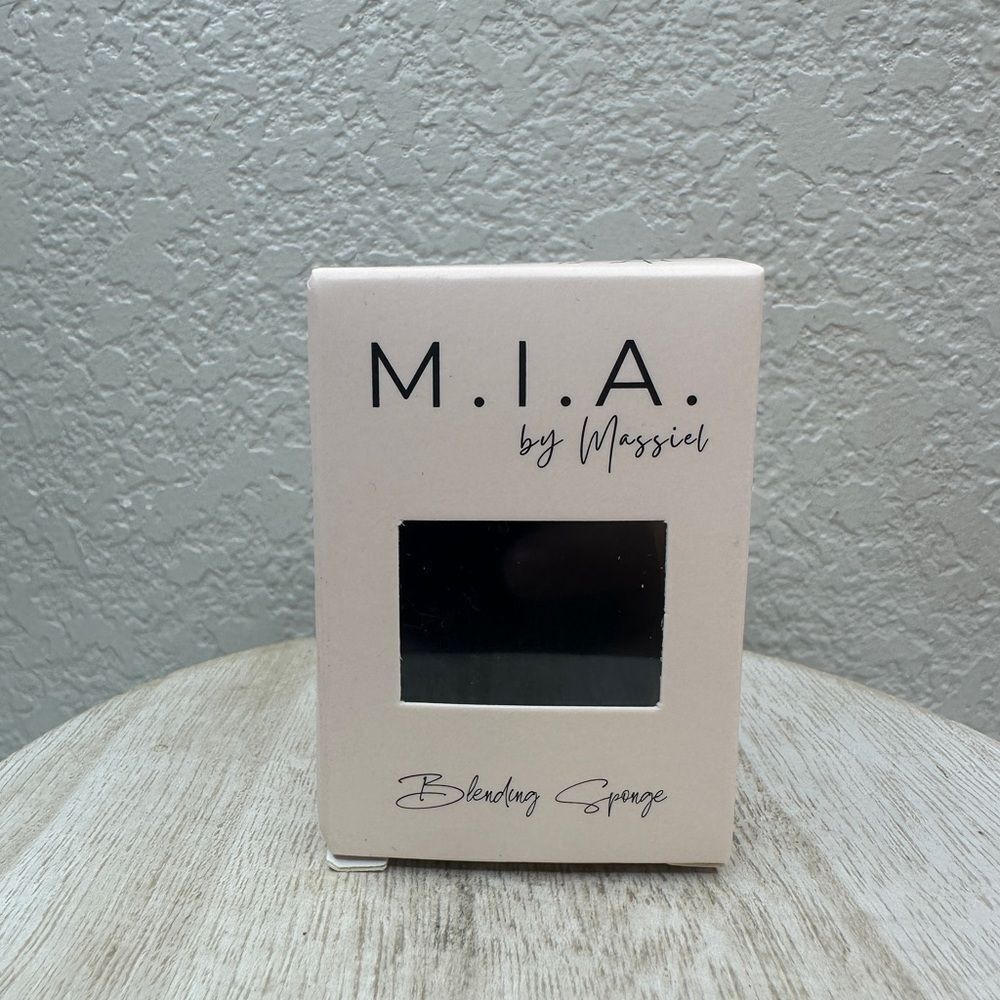 $3 🌙 MIA By Massiel Beauty Blender Sponge 🆕